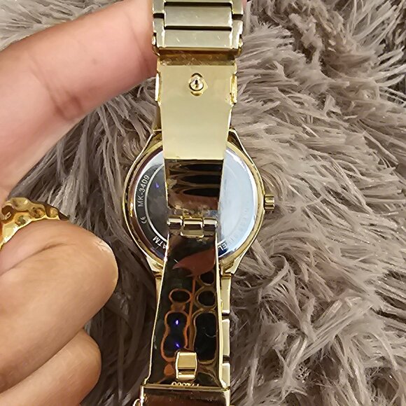 Michael Kors emerald face - Picture 3 of 3